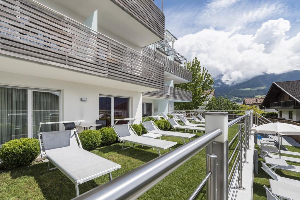 Garni Hotel Amelia Dorf Tirol Exterior foto